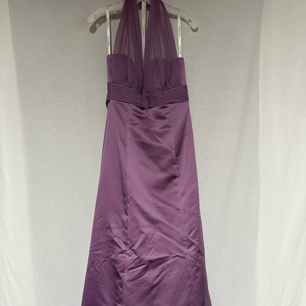 NWT! Bridesmaid Dress - size 10, halter from David’s Bridal!